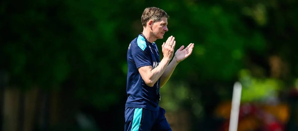 Oliver Glasner cập nhật thông tin cho các cầu thủ trước trận đấu với Tottenham