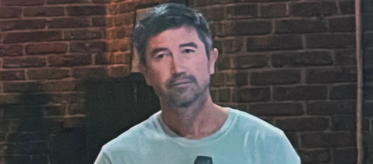 ◤ĐỘC QUYỀN◢ Huyền thoại của Liverpool, Harry Kewell cho rằng việc ký hợp đồng với một tiền đạo trung tâm mới có thể duy trì hiệu suất ghi bàn cao quan trọng hơn là lo lắng về việc mất Trent Alexander-Arnold.