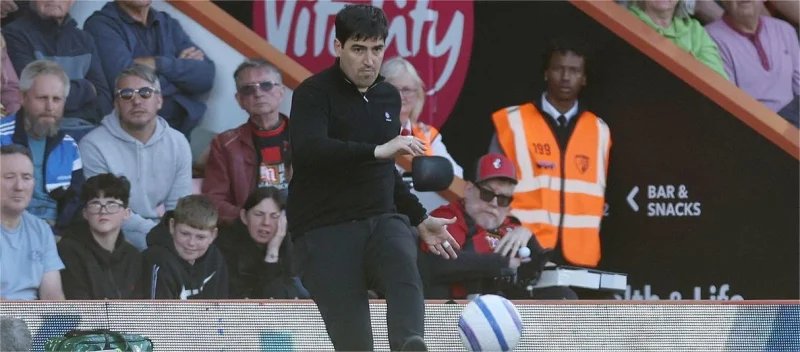 Bournemouth thua Aston Villa với 10 người: Iraola: Chúng tôi đã không tận dụng được cơ hội