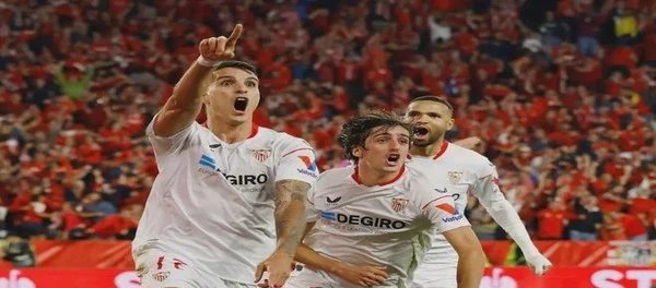 Sevilla đánh bại Las Palmas trên sân nhà, chấm dứt chuỗi 8 trận thua và tránh xuống hạng thành công