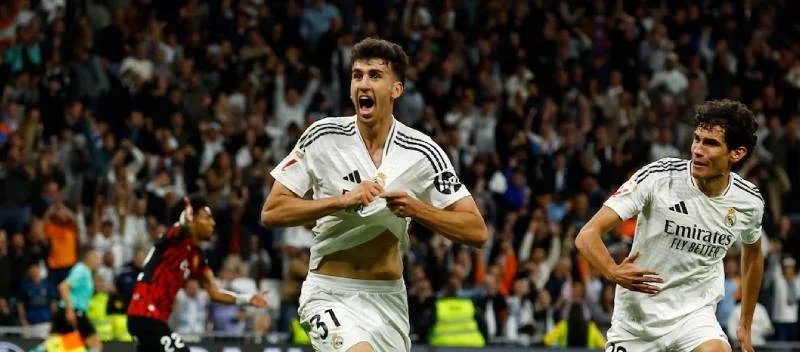 Ngôi sao trẻ Jacobo Ramon của Real Madrid đã ghi bàn thắng quyết định ở phút bù giờ trong trận chung kết
