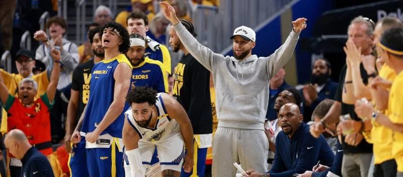 Golden State Warriors thua ở vòng bán kết. Curry đồng ý rằng cuộc sống bóng rổ có hạn.