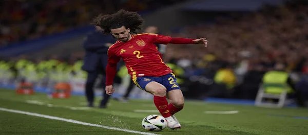 Cucurella đánh đầu ghi bàn thắng giúp Chelsea đánh bại Manchester United với tỷ số 1-0 và trải qua chuỗi 8 trận thua liên tiếp