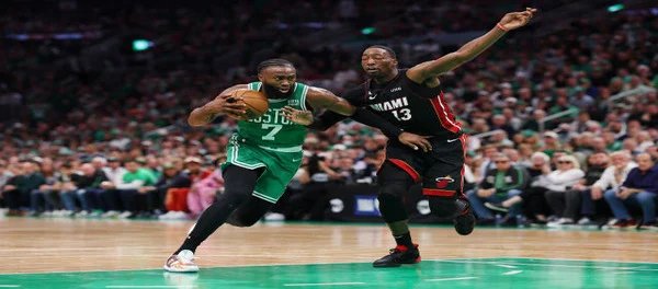 Green Army đã loại Brown và lập nên một cột mốc quan trọng và tổng số điểm playoff của anh đã tăng lên thứ 42 trong lịch sử