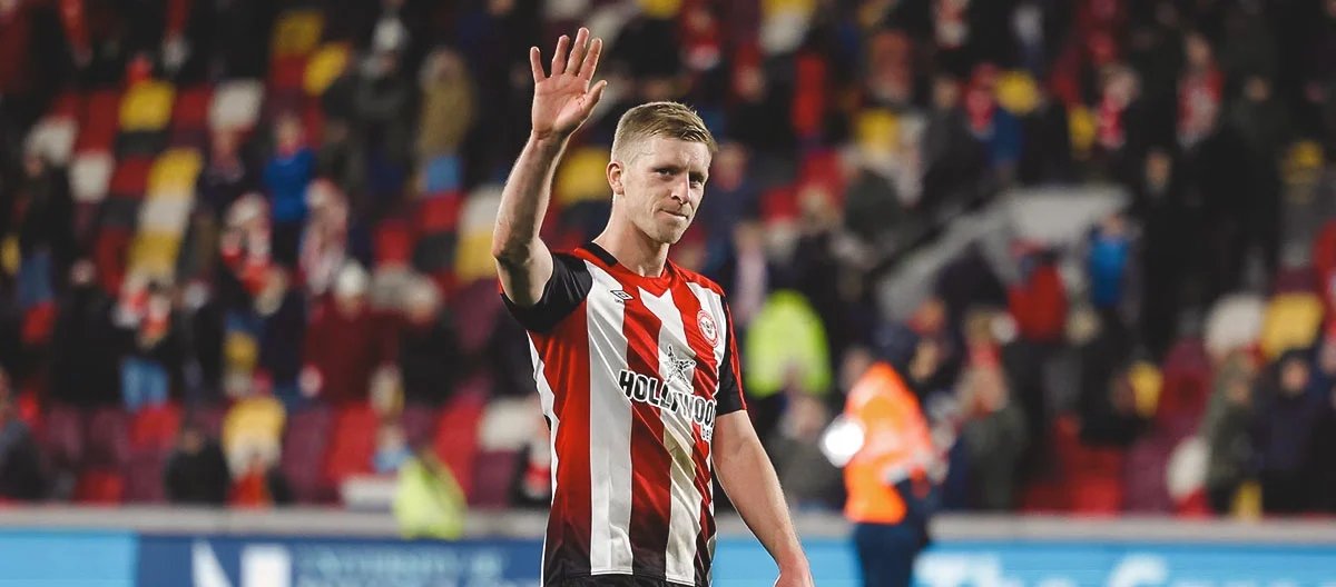 Hậu vệ kỳ cựu Ben Mee sẽ rời Brentford vào cuối mùa giải sau khi hợp đồng của anh hết hạn.