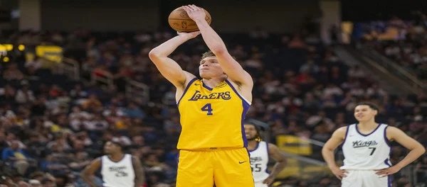 Một game bắn súng chất lượng đã xuất hiện! Tân binh Knecht của Lakers được chọn là Đội tân binh số 13