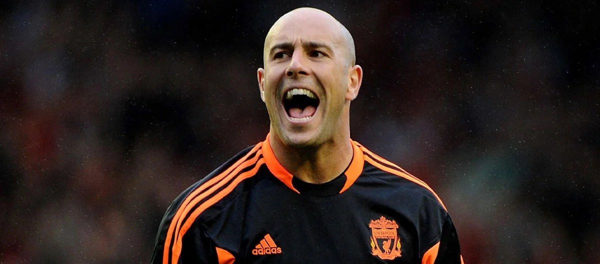 Cựu thủ môn huyền thoại của Liverpool và Tây Ban Nha, Pepe Reina đã tuyên bố giải nghệ cầu thủ bóng đá chuyên nghiệp.