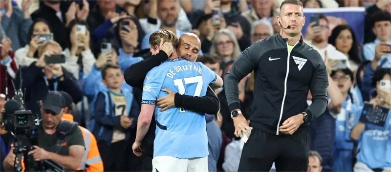 Guardiola tin rằng tình yêu và sự tôn trọng của De Bruyne vượt qua mọi thứ