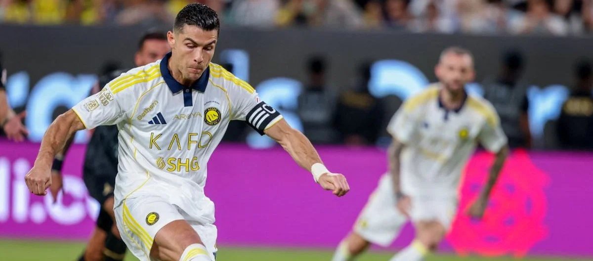 Riyadh thắng 2-0 trước Khaliji, Ronaldo ghi bàn từ chấm phạt đền trong thời gian bù giờ