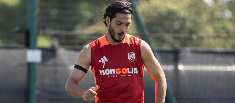 Raul Jimenez háo hức nâng cao thành tích ghi bàn của mình trong trận đấu cuối cùng của mùa giải