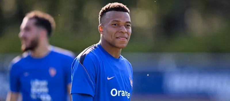 Deschamps emphasized that Mbappe's excellent overall form and the valuable experience he can bring to France.