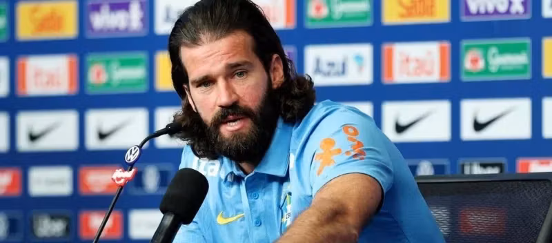 Alisson praised Ancelotti for changing the Brazilian national team, creating a calm atmosphere.