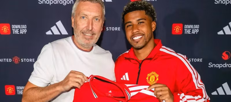 Tân binh Andre Santos của Manchester United đang rất mong chờ được thi đấu cùng các đồng đội mới.